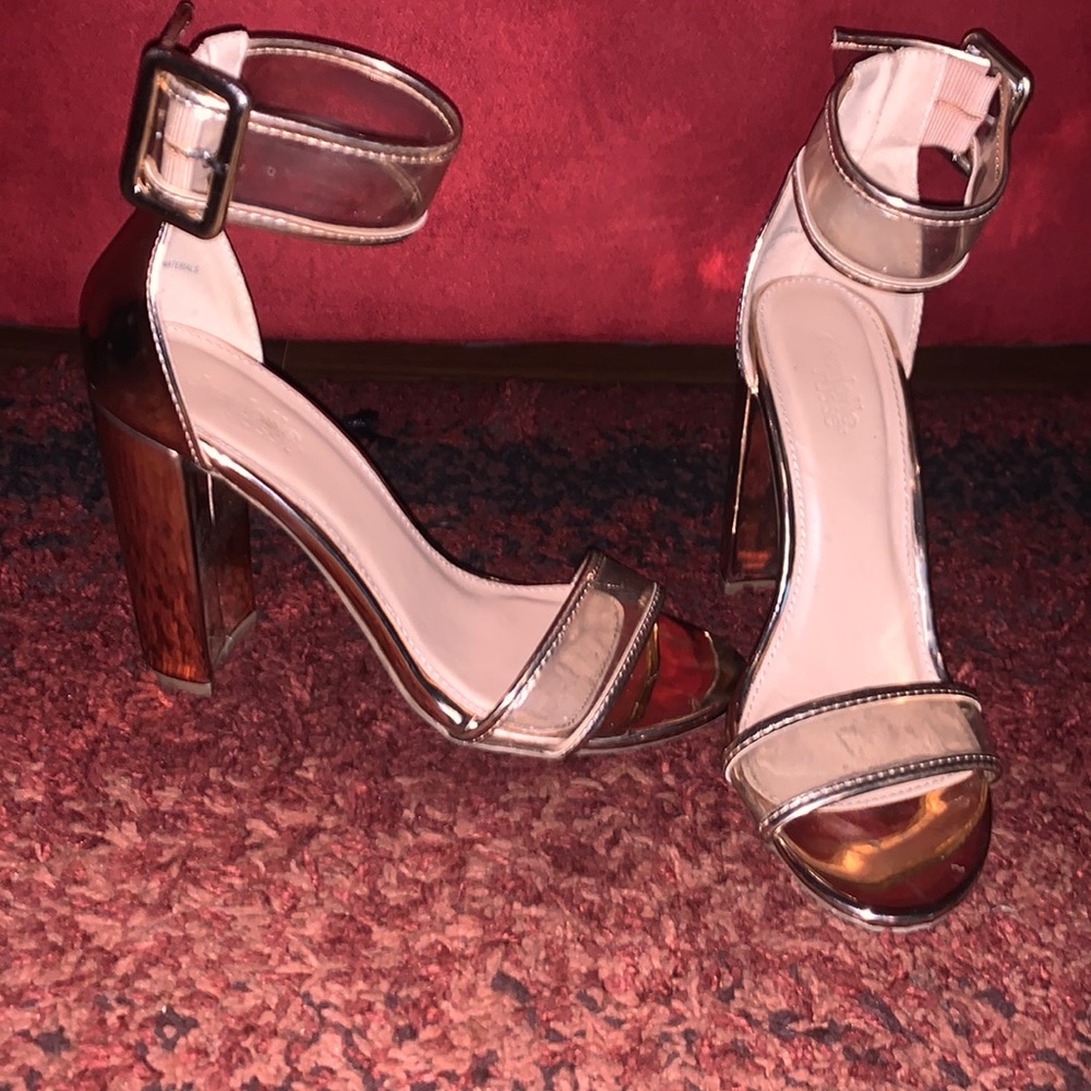 Light pink heels size 6